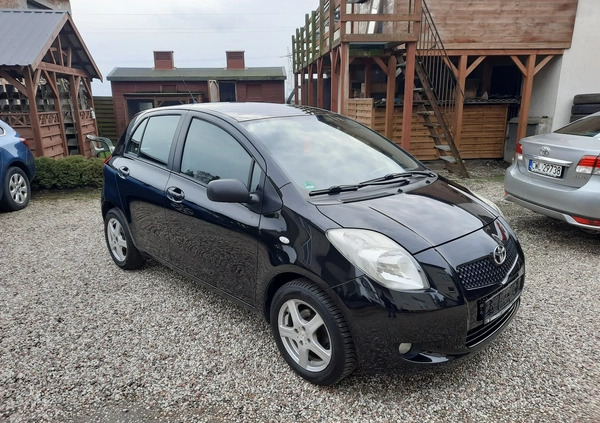 Toyota Yaris cena 16900 przebieg: 210000, rok produkcji 2008 z Ożarów małe 67